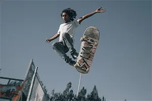 skateboarder bailing